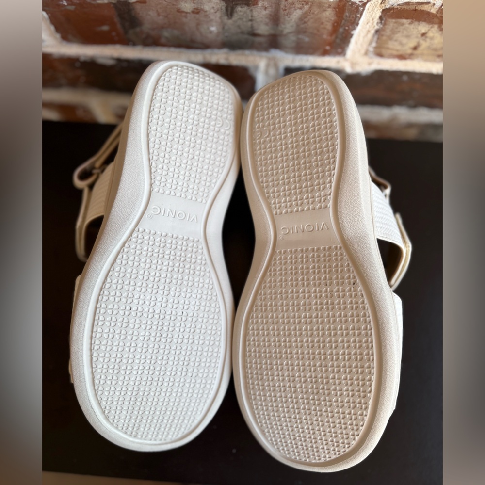 Vionic White Sandals - Picture 14 of 14